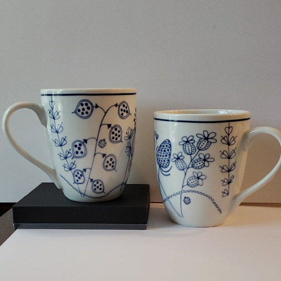Cordon Bleu Other - 16 Oz Blue and White Ceramic Dining Mugs